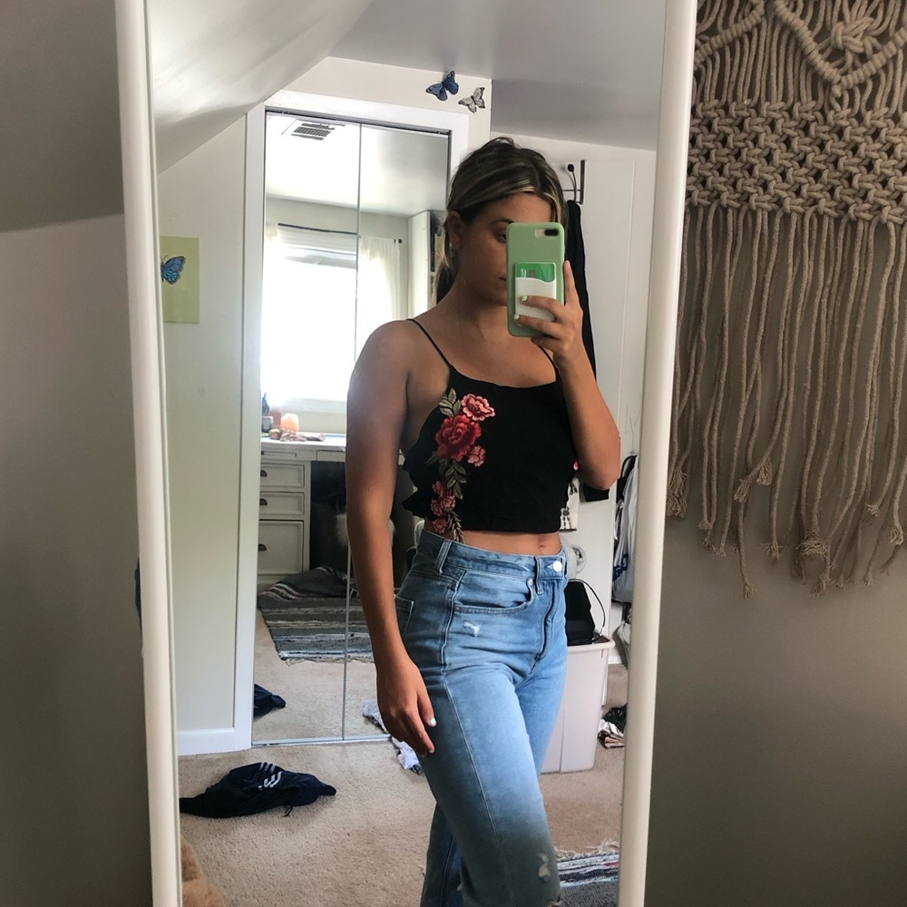 Croptop - Picture 2 of 3